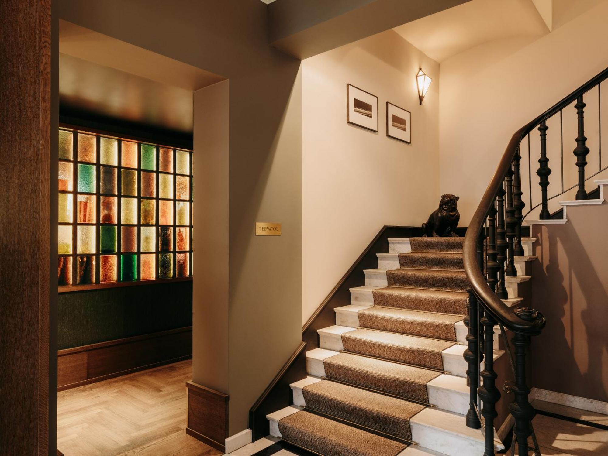 Boutique Hotel Chateau Royal برلين المظهر الخارجي الصورة The staircase